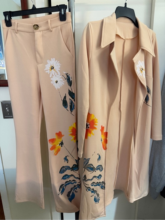 No bra Other - Beige Floral Wide-Leg Pant and Coat Set
